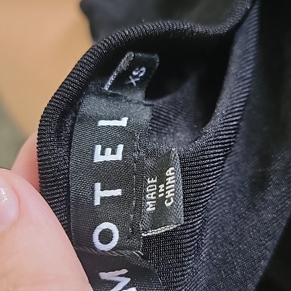 TADRIA BODYCON DRESS IN CREPE BLACK - Picture 4 of 4